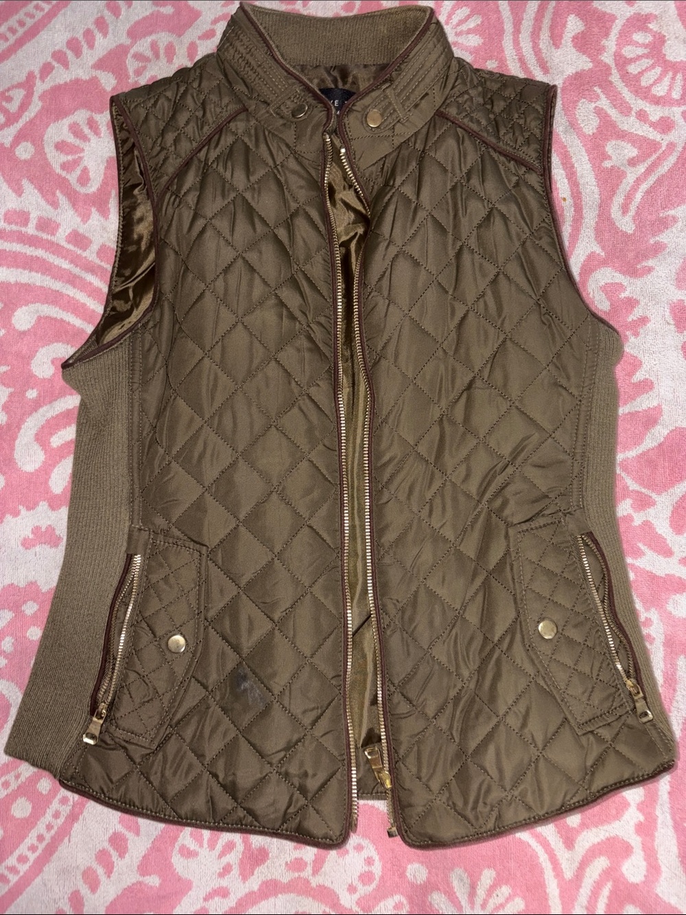 Love Tree Olive Quilted Sleeveless Vest
